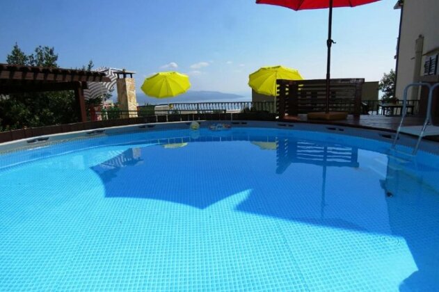 NAVIS Sea View Apartment with pool