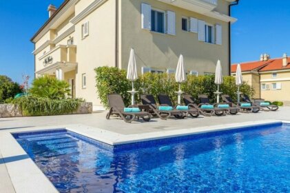 Luxury Apartments Villa Mande
