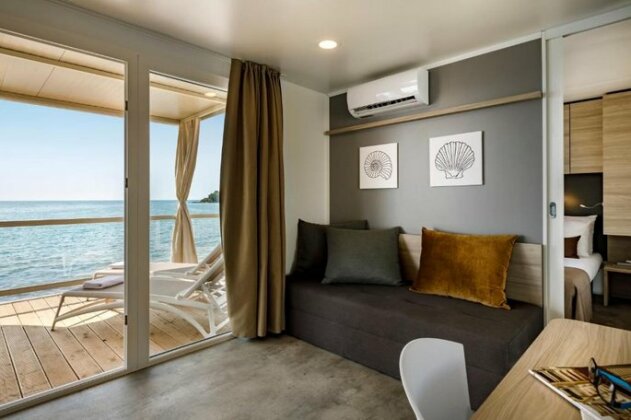 Amber Sea Luxury Village Holiday Homes - Photo4
