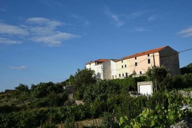 Accommodation Lily