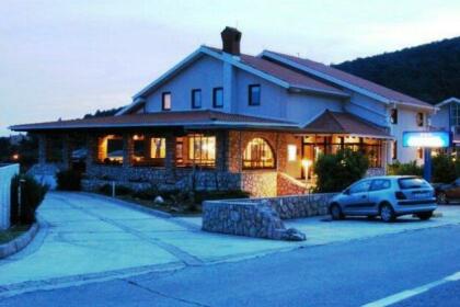 Hotel Zlatni Lav