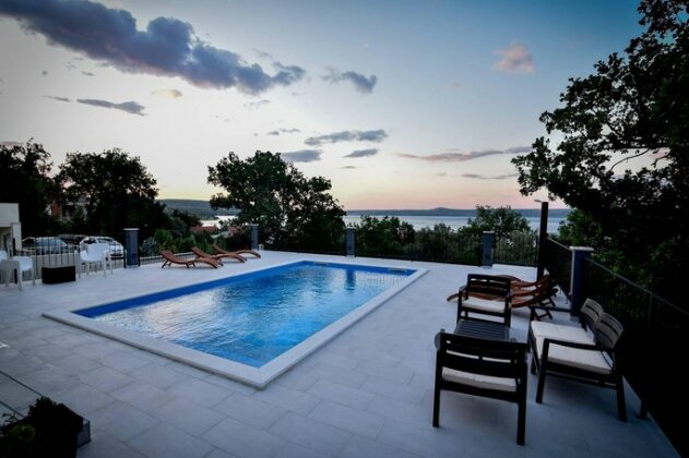 Great Villa Ivana 4 with sea view