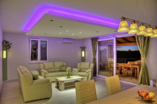 Holiday Home Lucia - Photo3