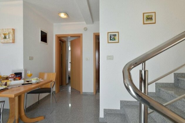 Holiday Home Zlatko - Photo2