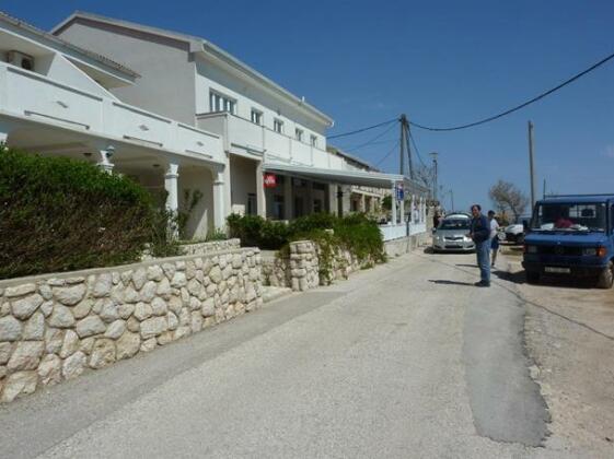 Guest house Metajna IX