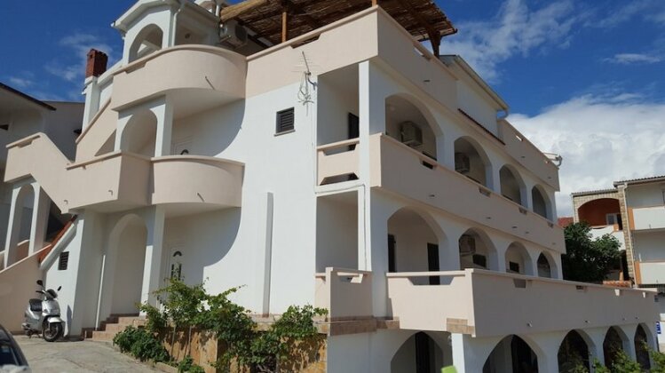 Guesthouse Panorama Metajna - Photo2