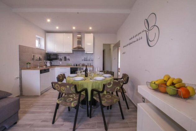 Apartments Meira - Photo2