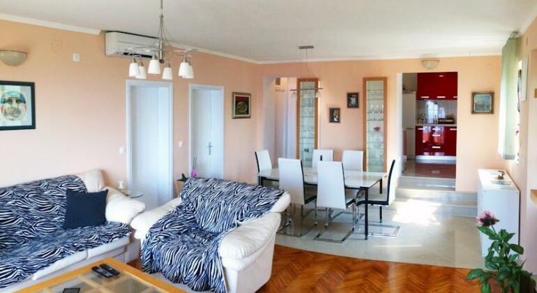 Apartments La Perla - Photo3