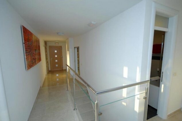 Villa Art Gallery - Photo3