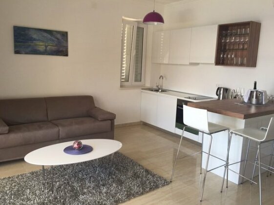 Pine Tree Boutique Apartments - Photo3