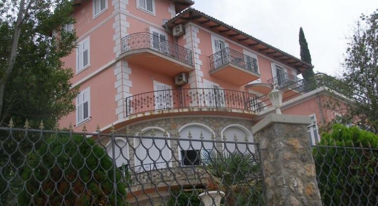 Villa Biser