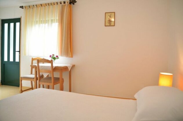 Apartment Mladenka Murter - Photo4