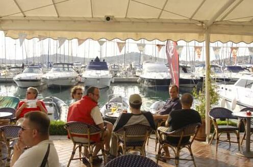 Hotel Stomorin-Marina Hramina - Photo2