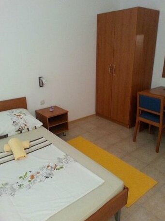 Apartments Laura Necujam - Photo5