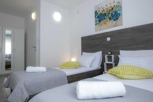 Privilege Pool Apartments - Photo4