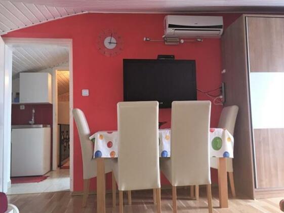 Apartments Kivi - Photo2