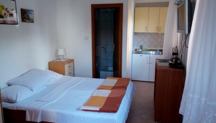 Guest House Nina Novigrad - Photo2