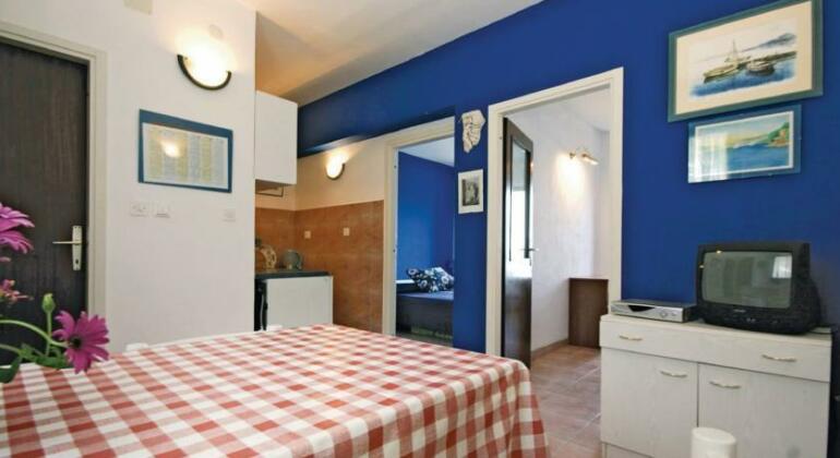 Mirjana Apartment Suites - Photo5