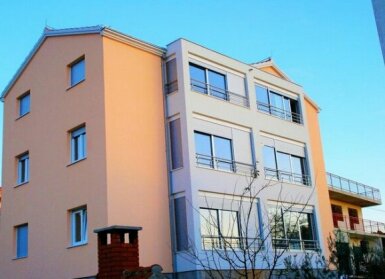 Apartments Linda Okrug Gornji