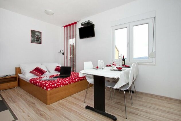 Apartments Yvonne Okrug Gornji - Photo5