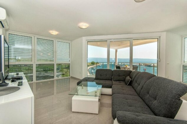 AP 4+2 in one of the most luxury building in Omis - Photo2