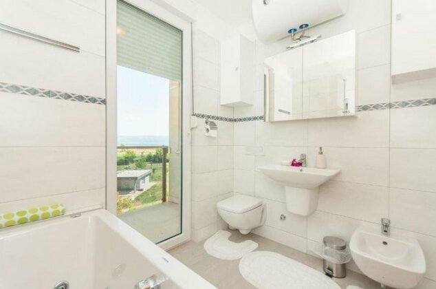 AP 4+2 in one of the most luxury building in Omis - Photo5