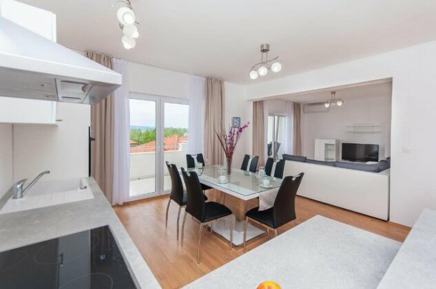 Apartman Mira- Omis - Photo3