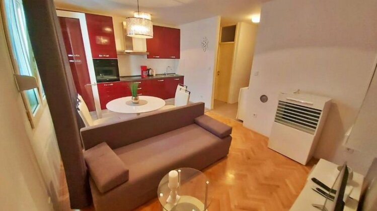 Apartment Ivan Omis Split-Dalmatia County - Photo4