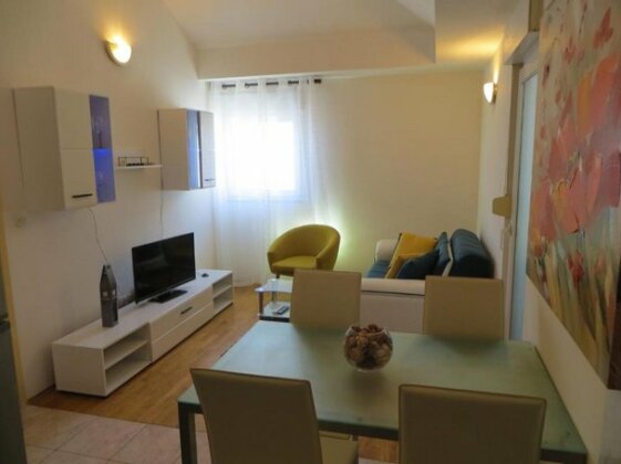 Apartment Milena Omis - Photo2