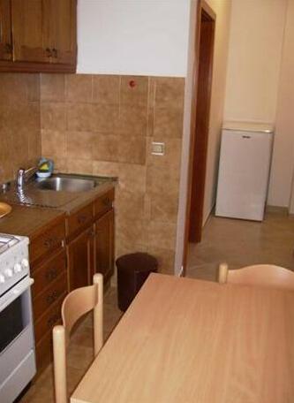 Apartments Ante Omis - Photo2