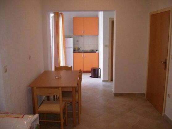 Apartments Ante Omis - Photo4