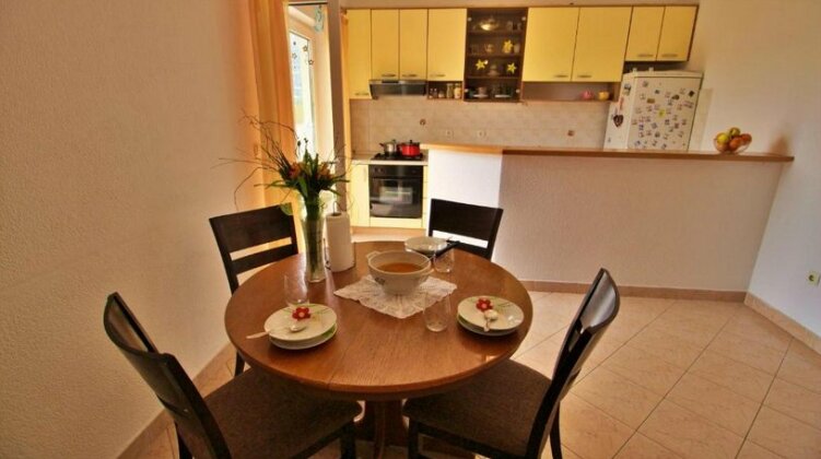 Apartments Marusic Omis - Photo3