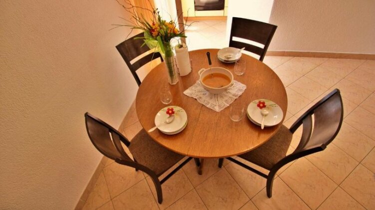 Apartments Marusic Omis - Photo5