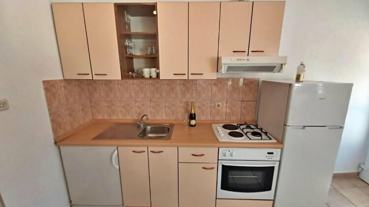 Apartments Neda Omis - Photo5