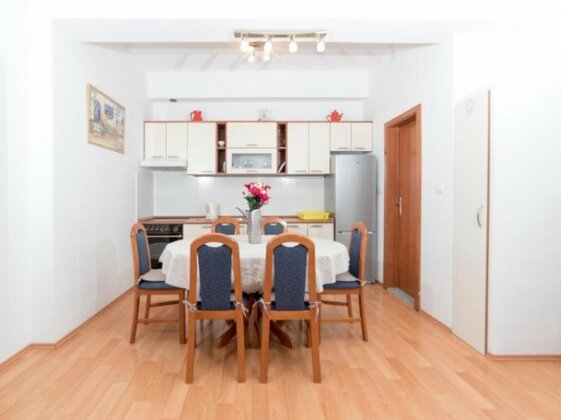 Apartments Niko Omis - Photo2