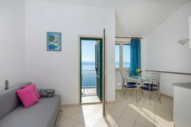 Apartments Rosa Omis - Photo4