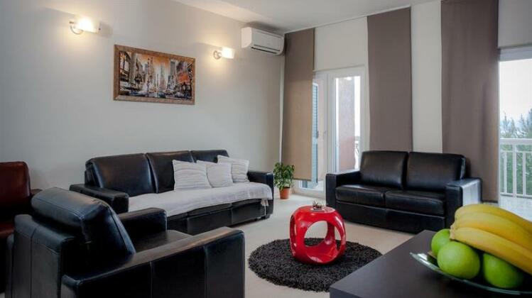 Apartments Toni Omis - Photo3
