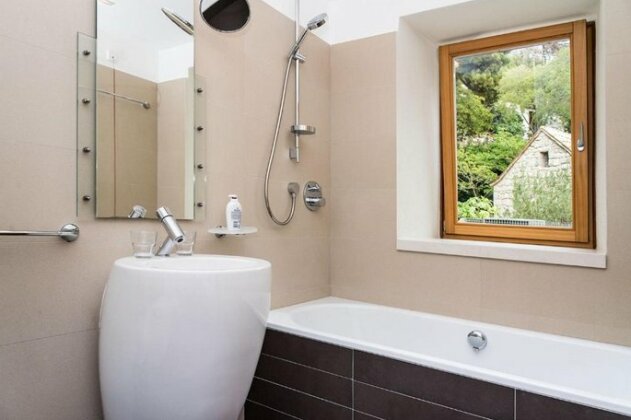 Beachfront Villa Castellum with Pool - Photo3