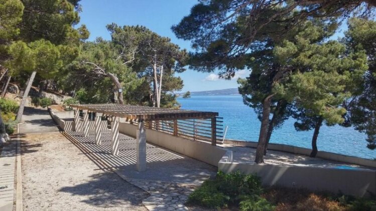 Beachfront Villa Castellum with Pool - Photo4