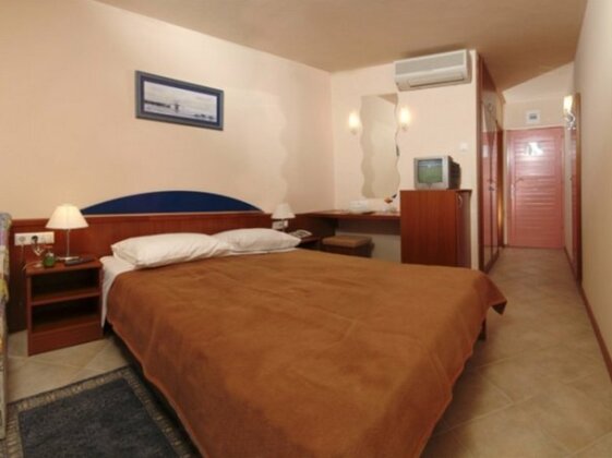 Brzet - Photo2