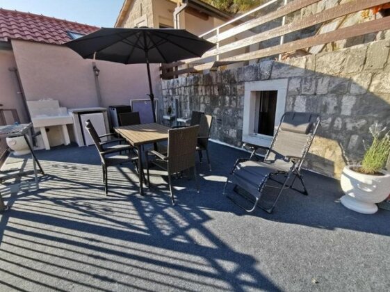 Explore old town and all the beauties in Omis staying at Apartment Olmissum - Photo2
