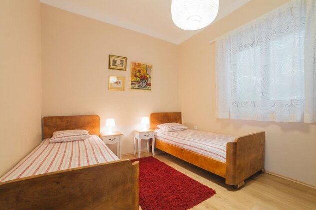 Holiday home Flora Omis - Photo4