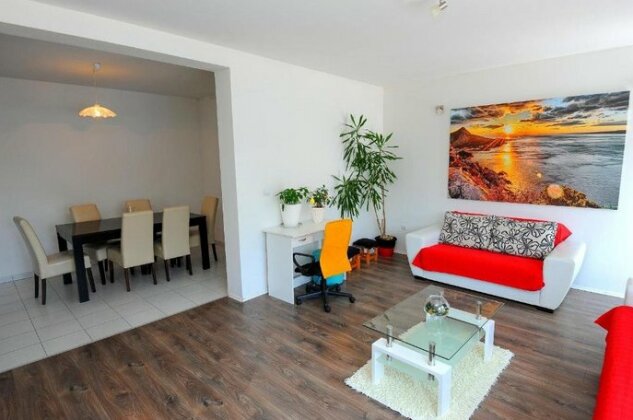 Holiday Home Hrstic - Photo4