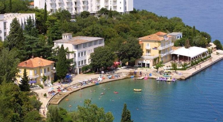 Hotel Adriatic Omisalj