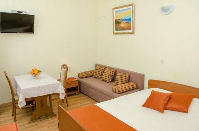 Holiday Home Vrgorac - Photo2