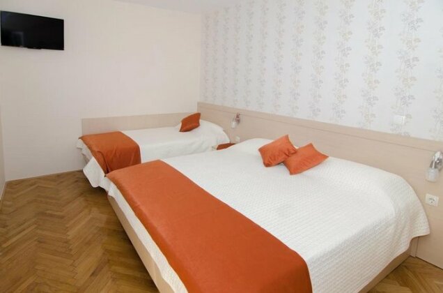 Holiday Home Vrgorac - Photo3