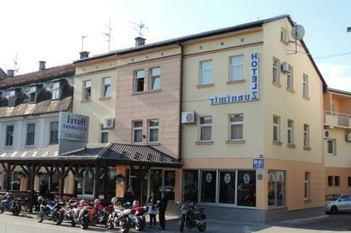 Hotel Zvonimir Otocac - Photo2