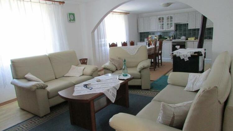 House With 2 Bedrooms in Sinac With Enclosed Garden and Wifi - 25 km From the Beach Otocac - Photo2