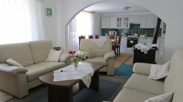 House With 2 Bedrooms in Sinac With Enclosed Garden and Wifi - 25 km From the Beach Otocac - Photo3