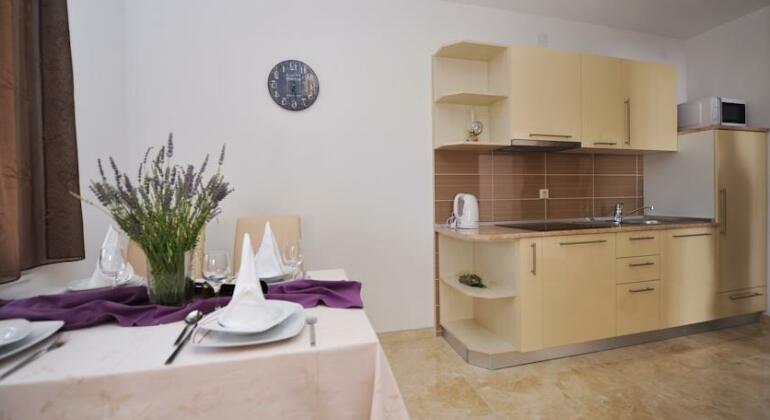 Aparthotel Lastura - Photo3